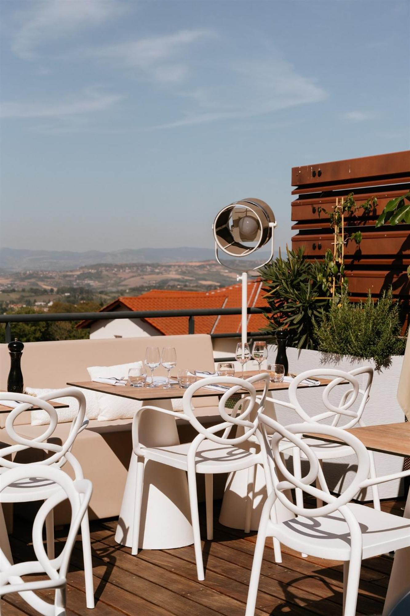 Hotel-Restaurant La Caborne Limonest Luaran gambar